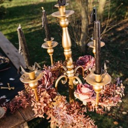 Corona di 3 rose e fogliame Witchyland -  50 cm. n2