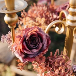 Corona di 3 rose e fogliame Witchyland -  50 cm. n3