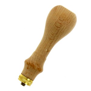 Maniglia con sigillo in legno naturale