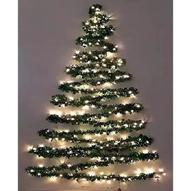 Ghirlanda LED da parete in abete - 6 m 