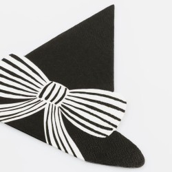 16 tovaglioli a forma di cappello da strega. n1