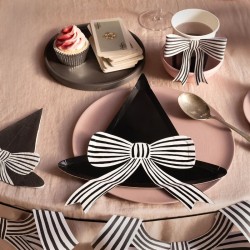 16 tovaglioli a forma di cappello da strega. n3