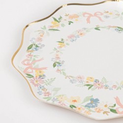 8 piccoli piatti floreali. n�1