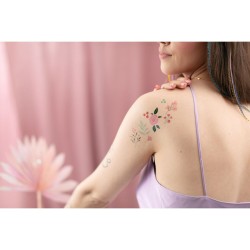 Tatuaggi temporanei con fiori. n1