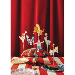6 foto di decorazioni per torte a tema circo. n1