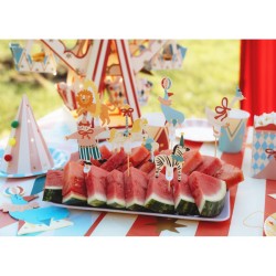 6 foto di decorazioni per torte a tema circo. n2